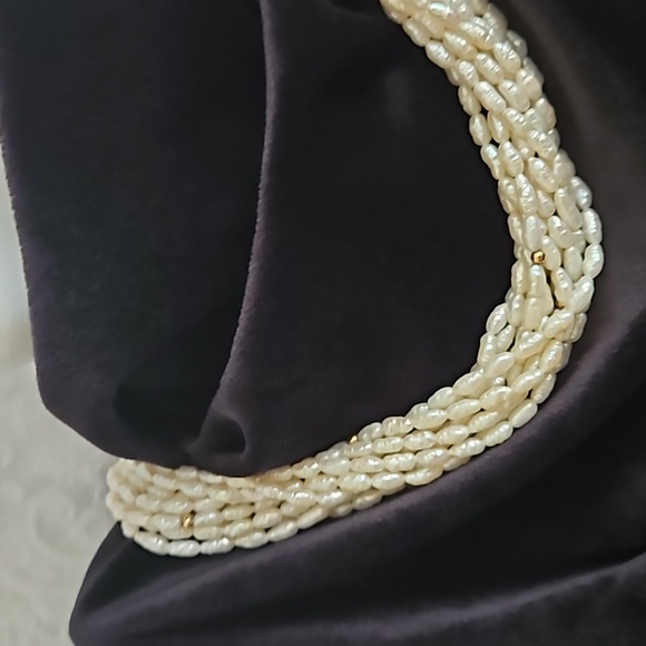 14KT Gold Freshwater Pearl Necklace. - Picture 8 of 11